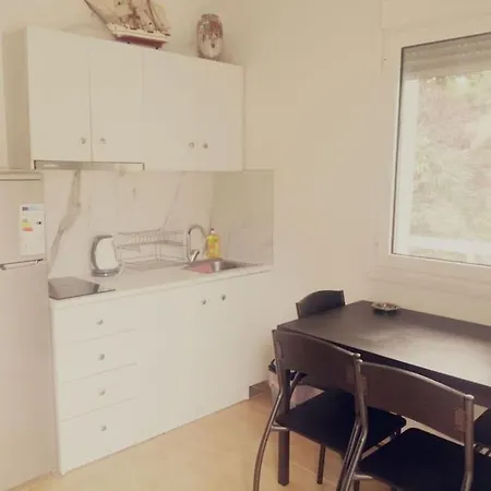 Apartment 3 By The - Free Parking Peraía