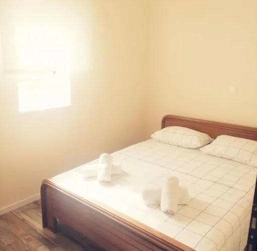 3 By The - Free Parking Apartmán